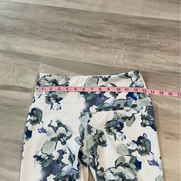 Velocity White And Blue Floral Print Active Wear Leggings- Size Small - Picture 9 of 11